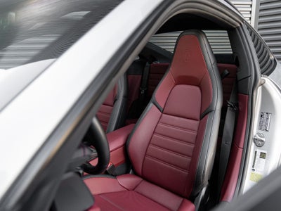 2025 Porsche 911 Carrera