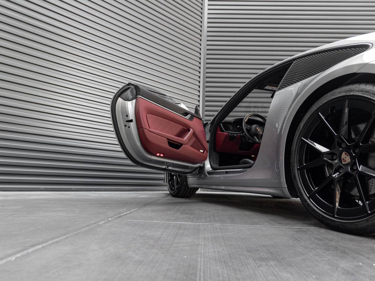 2025 Porsche 911 Carrera