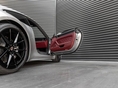 2025 Porsche 911 Carrera