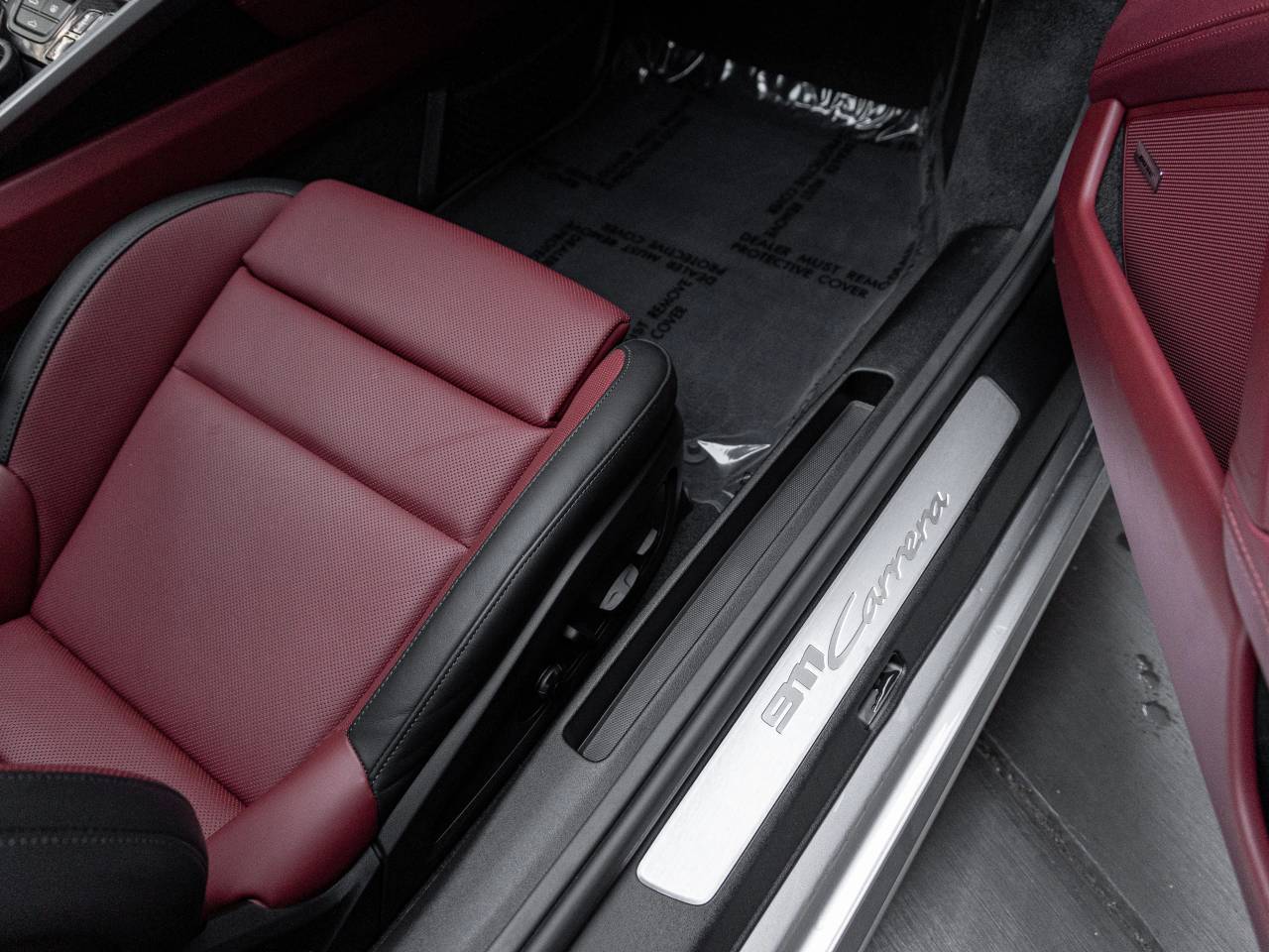 2025 Porsche 911 Carrera