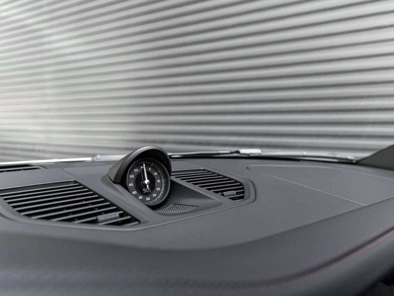 2025 Porsche 911 Carrera