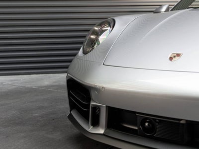 2025 Porsche 911 Carrera