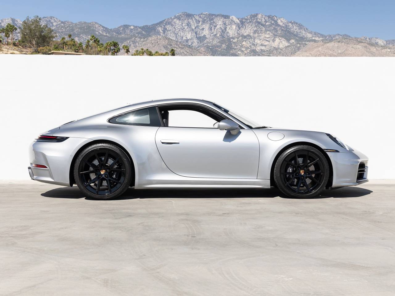 2025 Porsche 911 Carrera