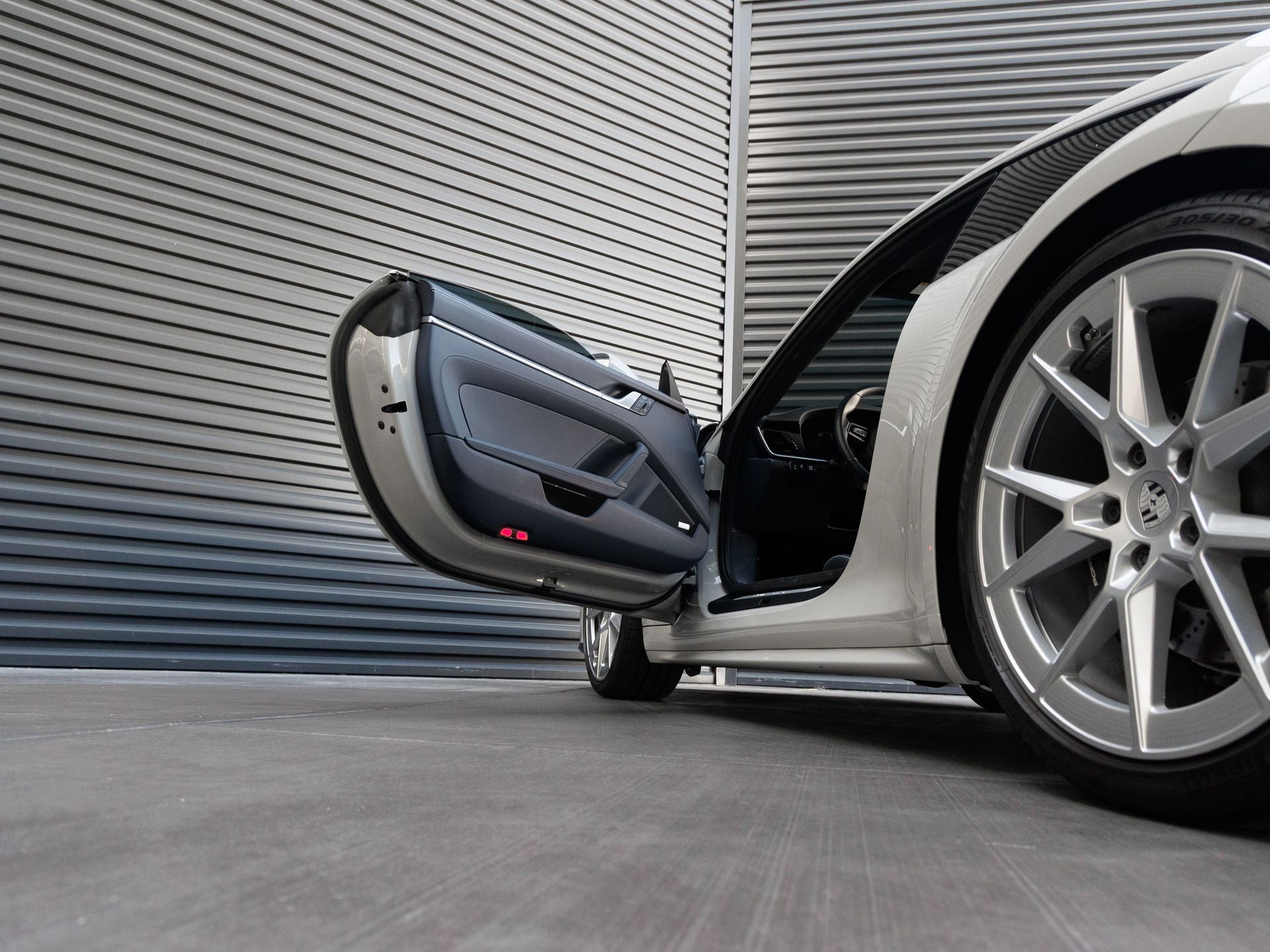 2025 Porsche 911 Carrera