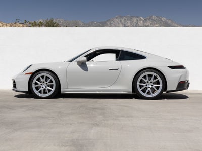 2025 Porsche 911 Carrera