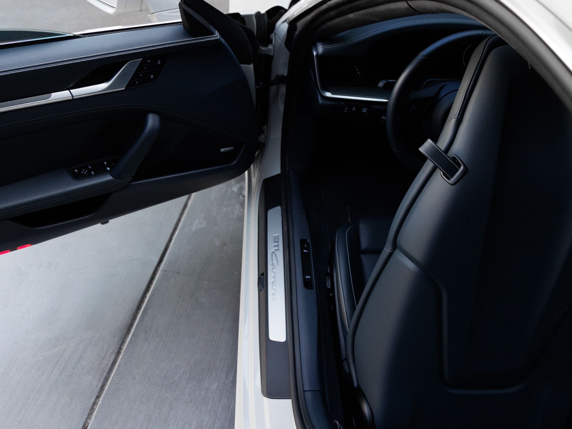 2025 Porsche 911 Carrera