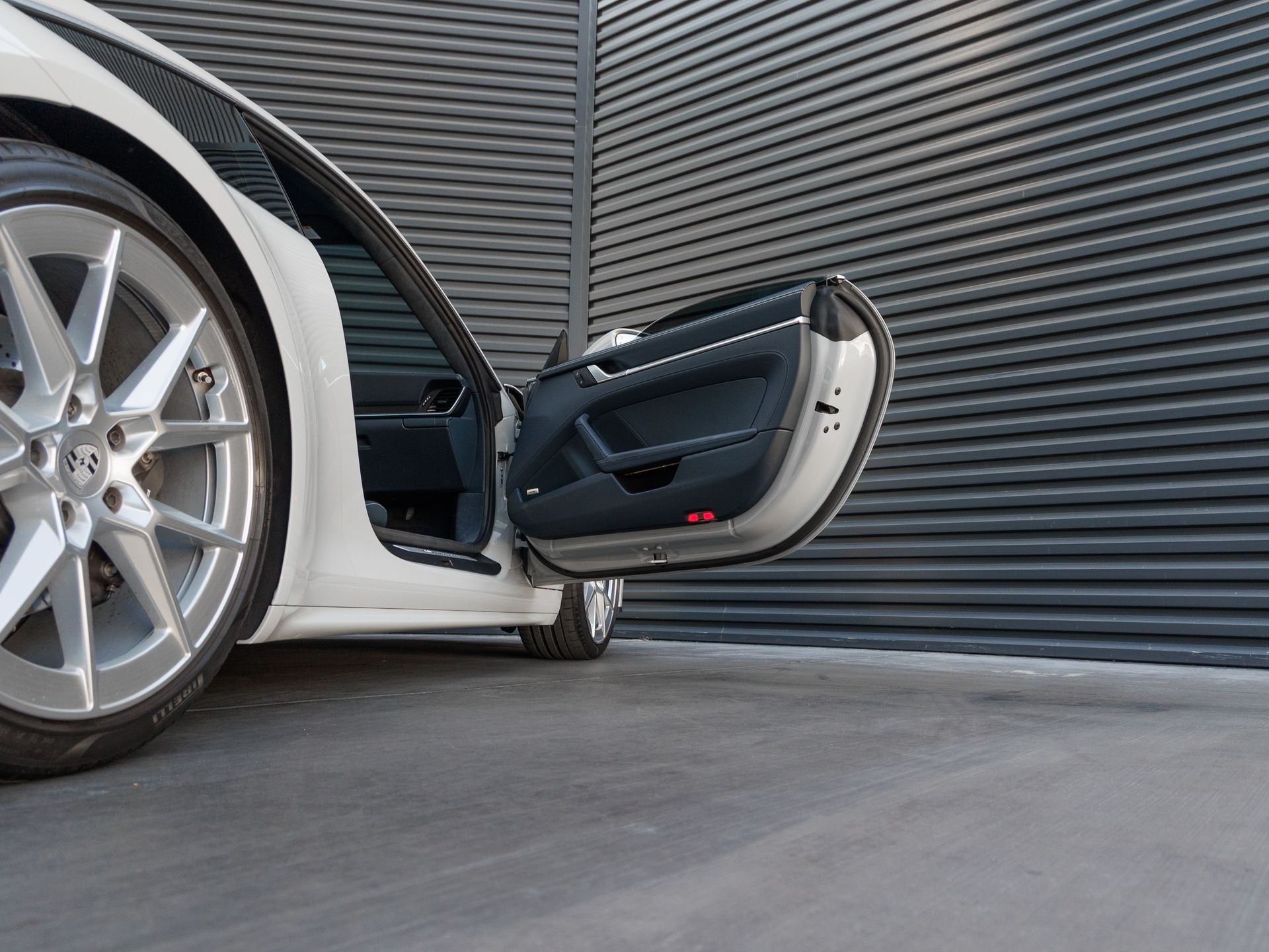 2025 Porsche 911 Carrera