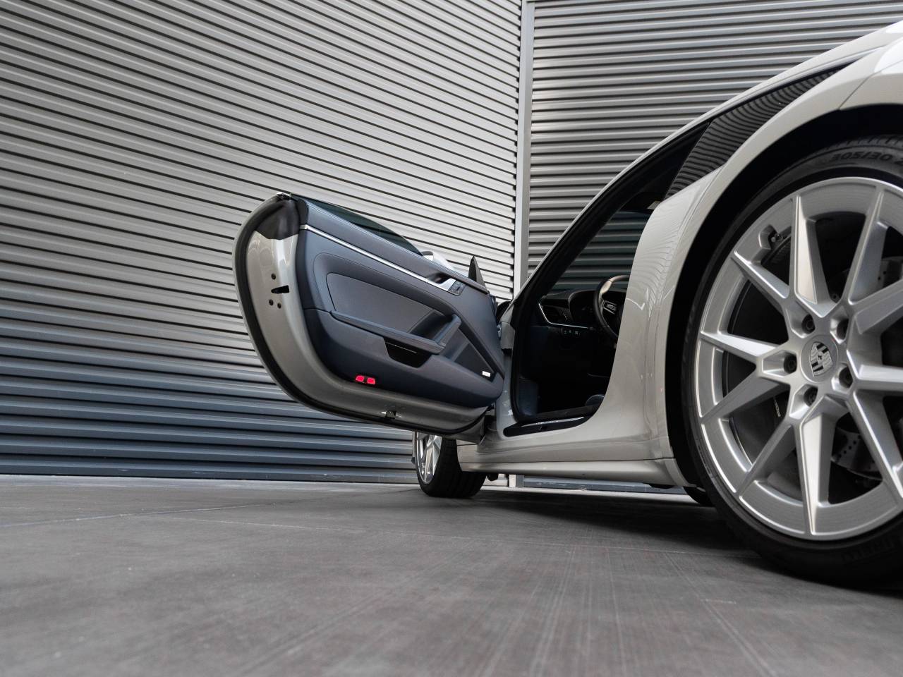 2025 Porsche 911 Carrera