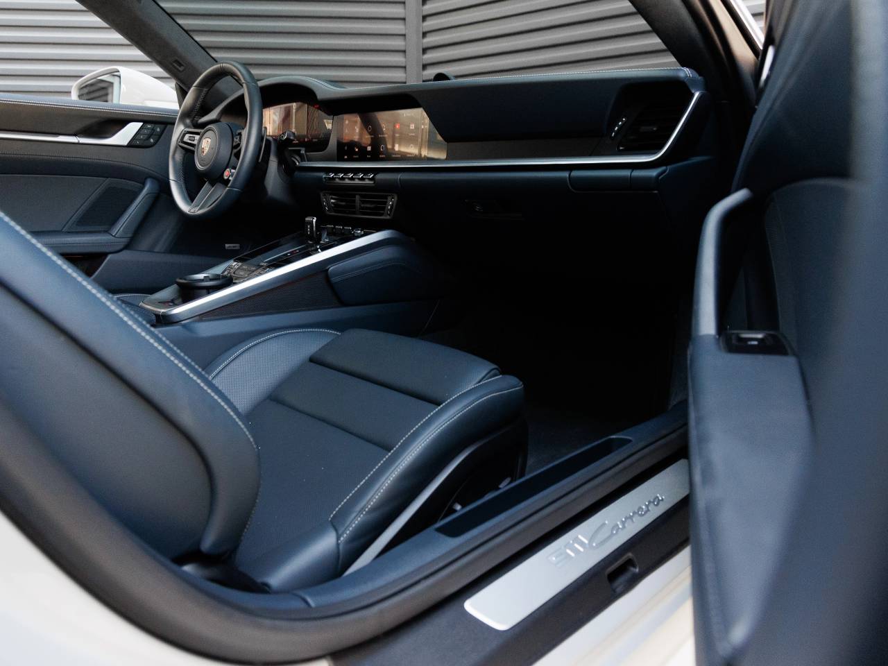 2025 Porsche 911 Carrera