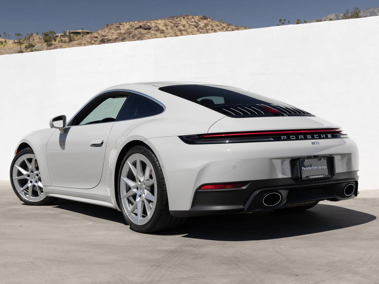 2025 Porsche 911 Carrera