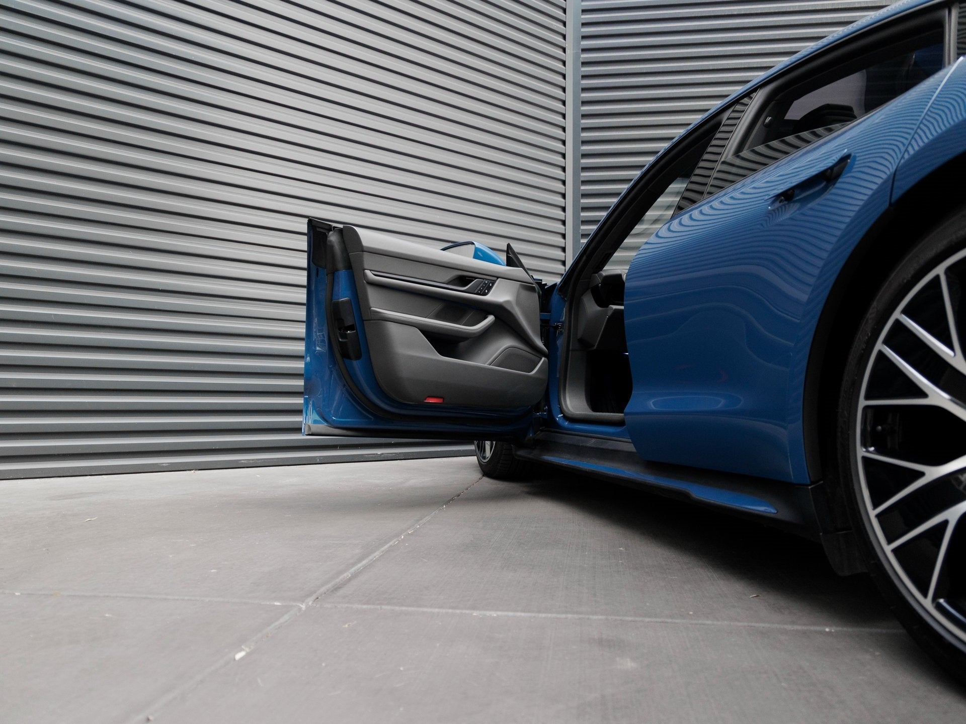 2023 Porsche Taycan Base