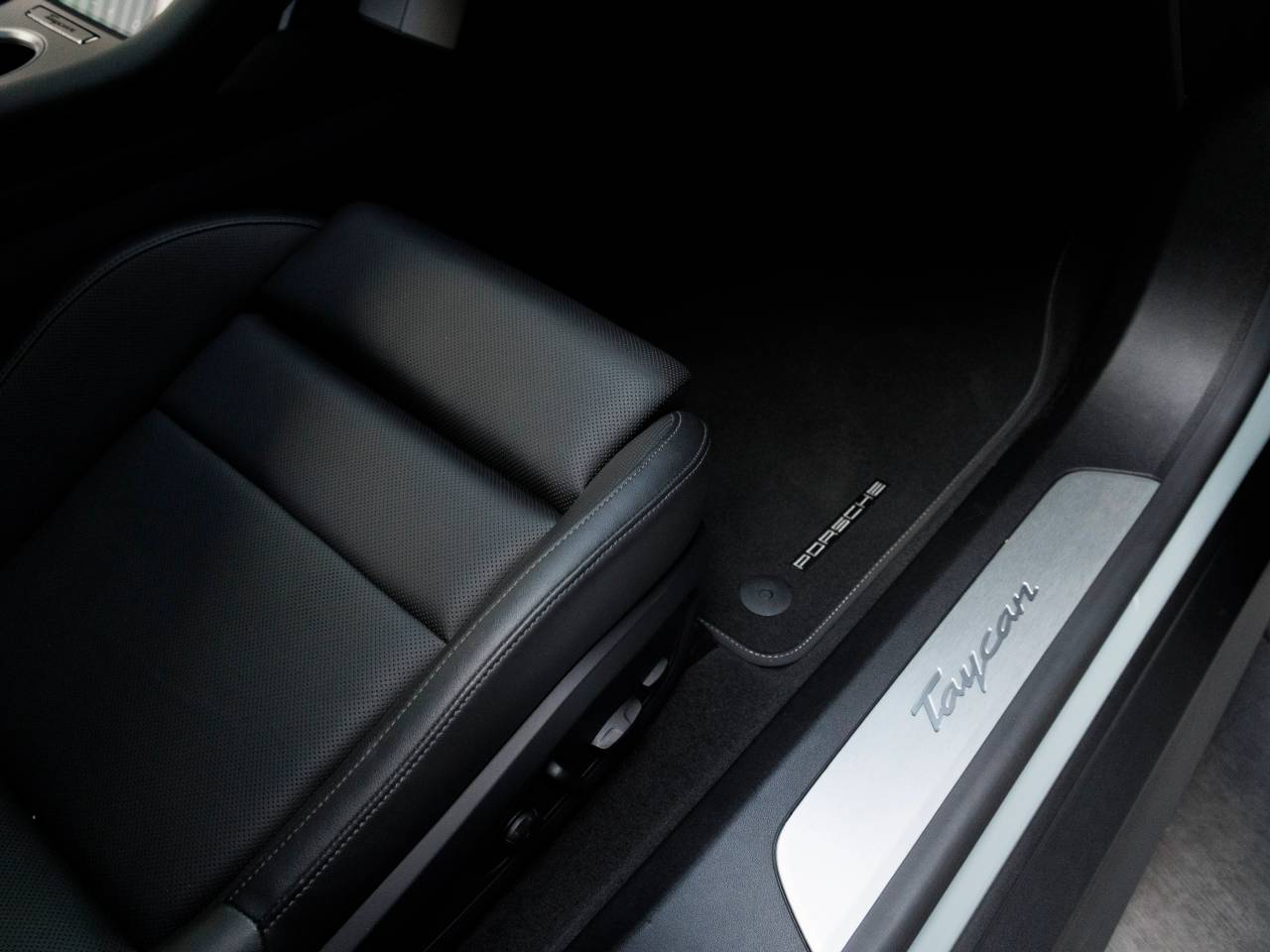 2025 Porsche Taycan Taycan