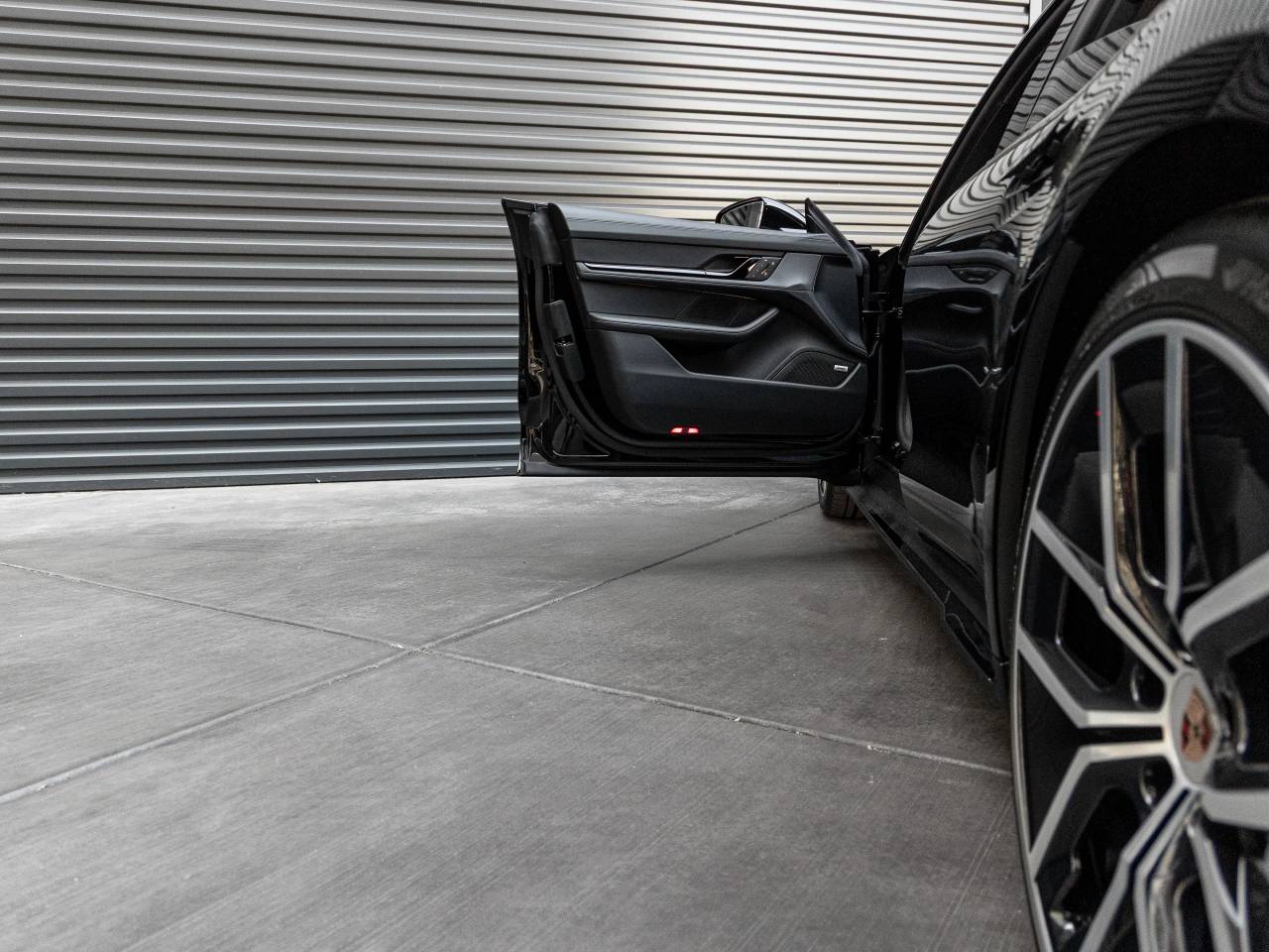 2026 Porsche Taycan Black Edition