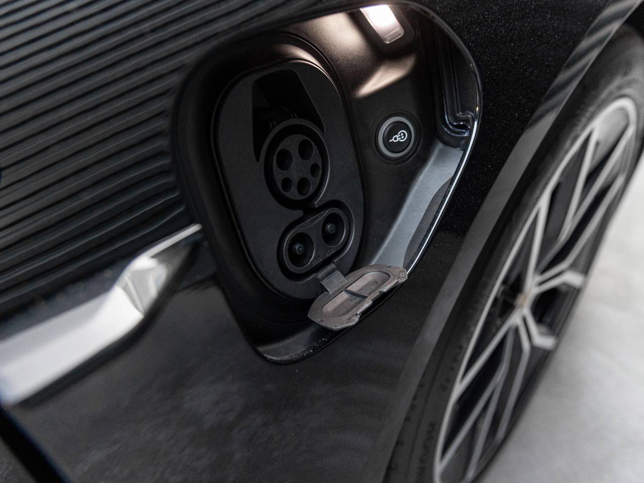 2026 Porsche Taycan Black Edition
