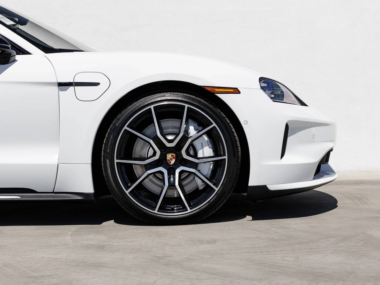 2026 Porsche Taycan Taycan Black Edition