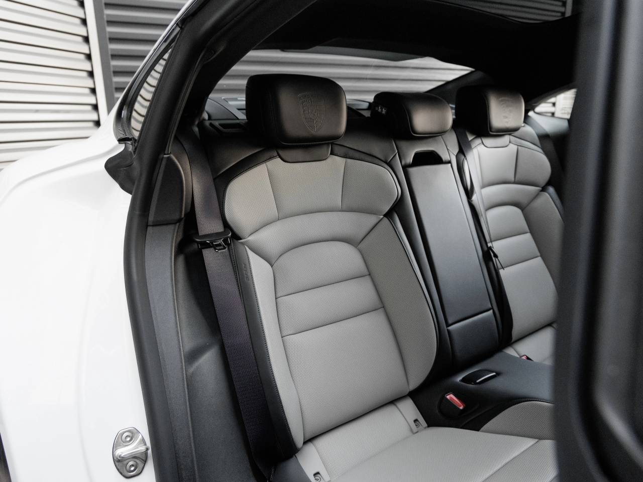 2026 Porsche Taycan Taycan Black Edition
