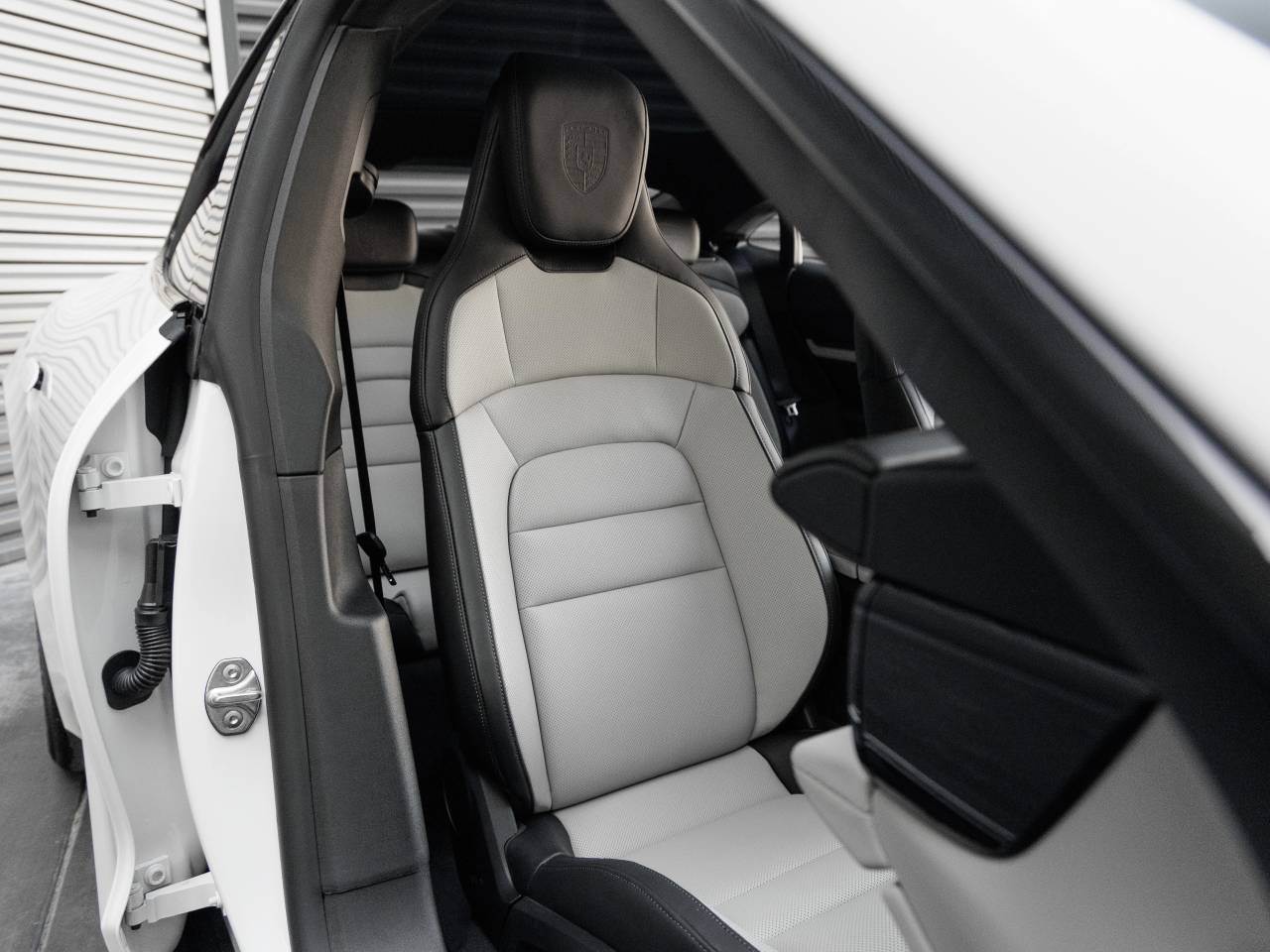 2026 Porsche Taycan Taycan Black Edition