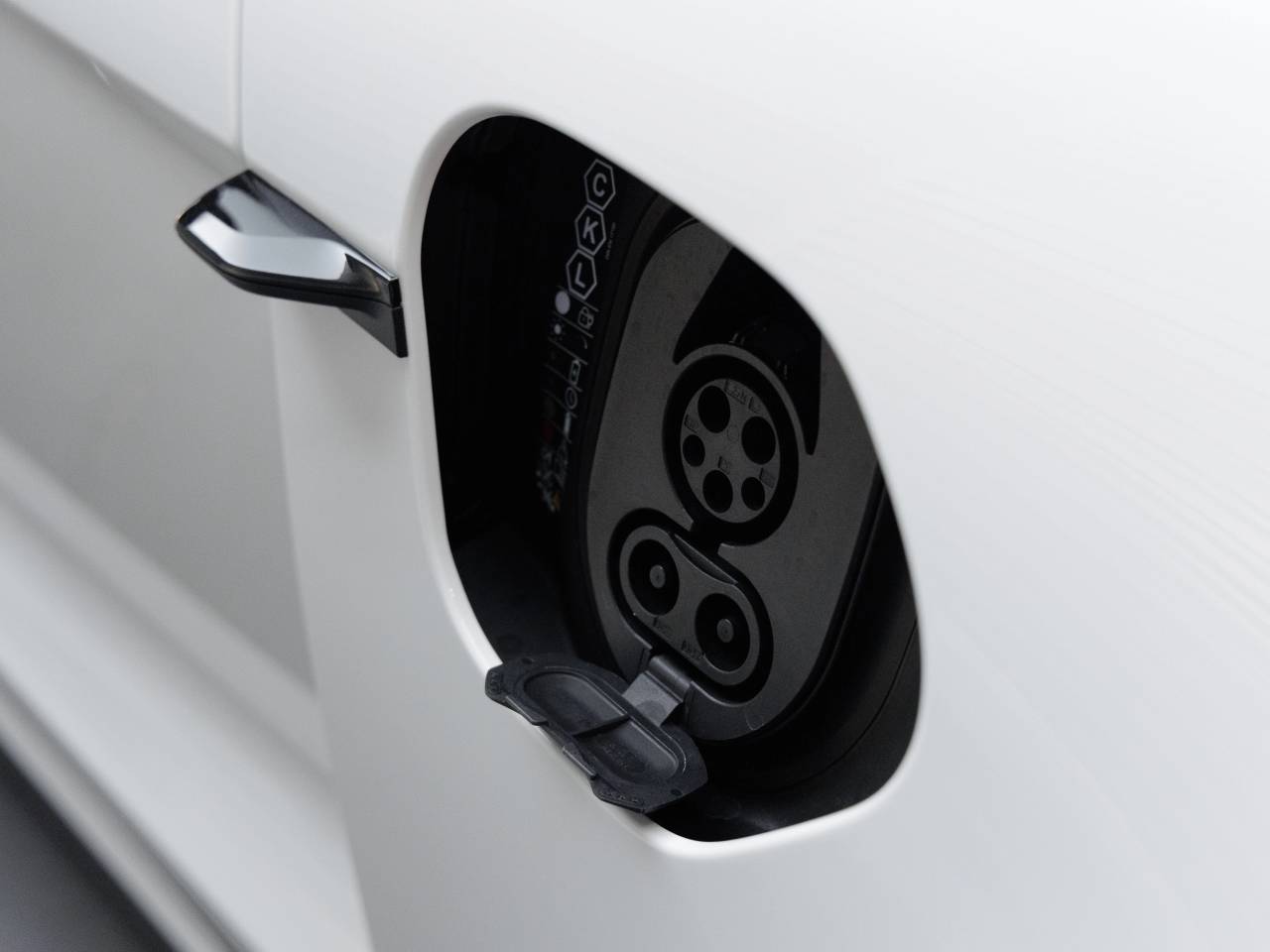 2026 Porsche Taycan Taycan Black Edition