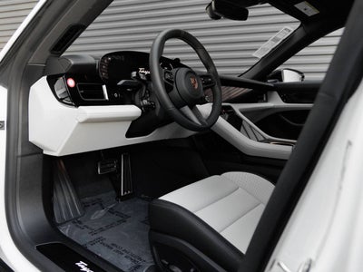 2026 Porsche Taycan Taycan Black Edition
