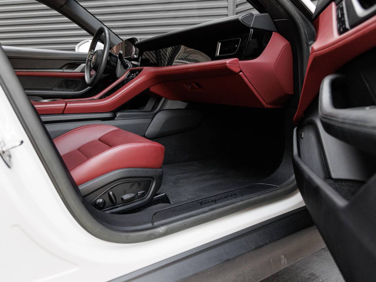 2023 Porsche Taycan Base