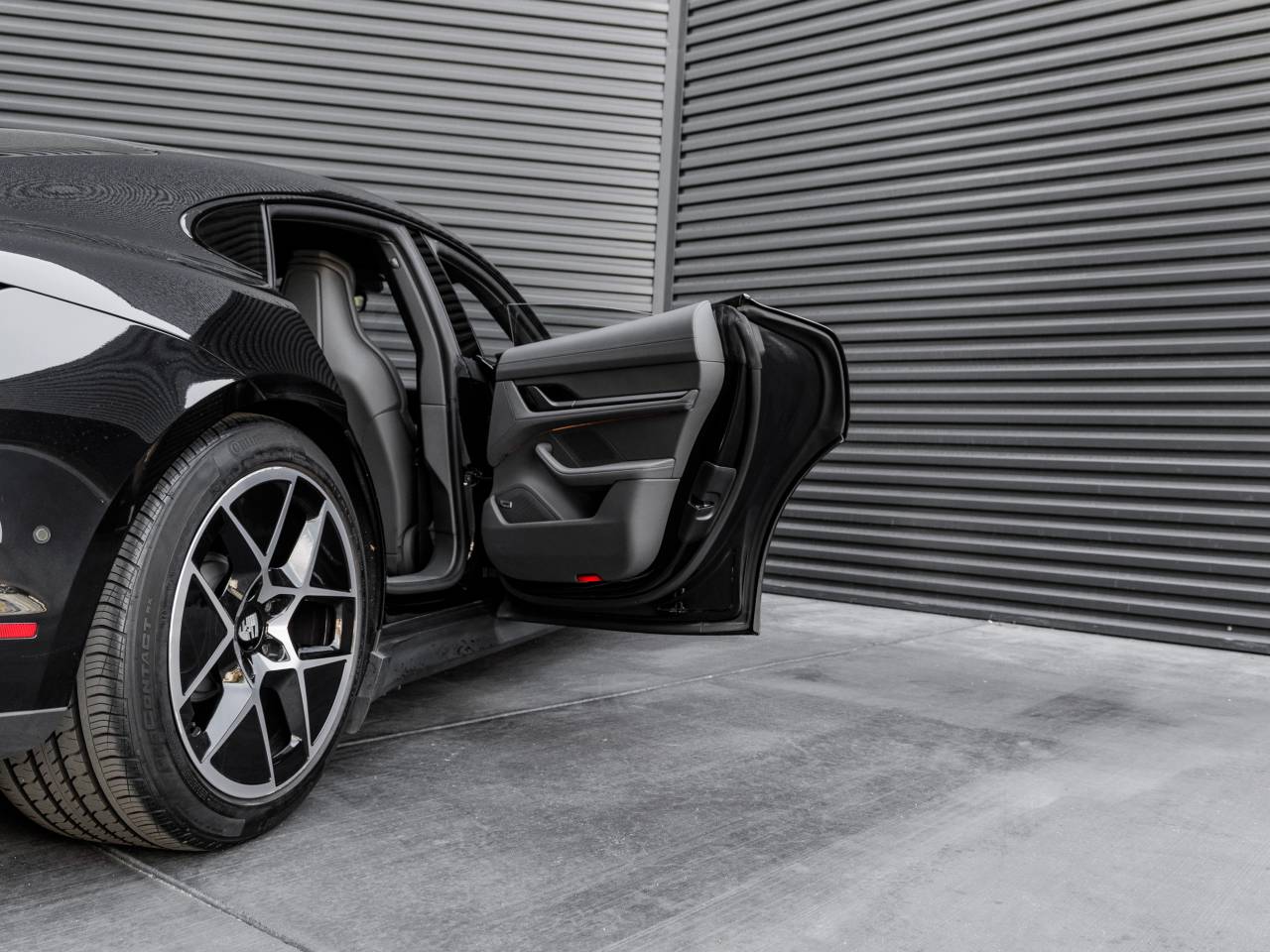 2025 Porsche Taycan Taycan