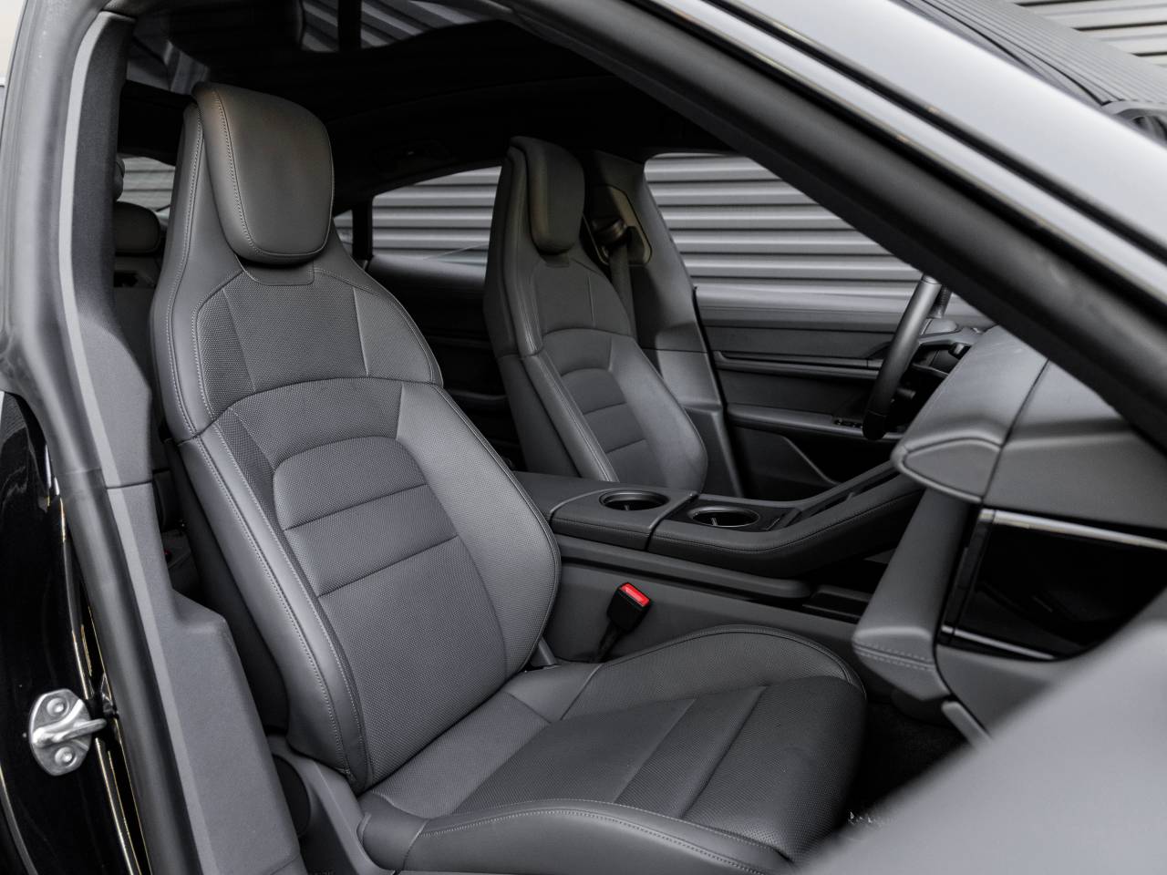 2025 Porsche Taycan Taycan