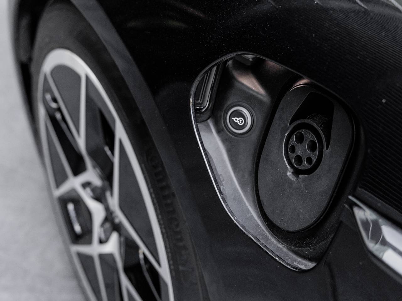 2025 Porsche Taycan Taycan