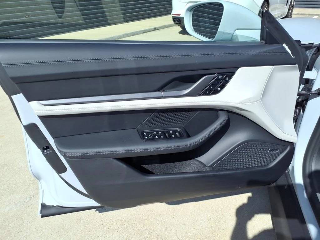 2026 Porsche Taycan Taycan 4