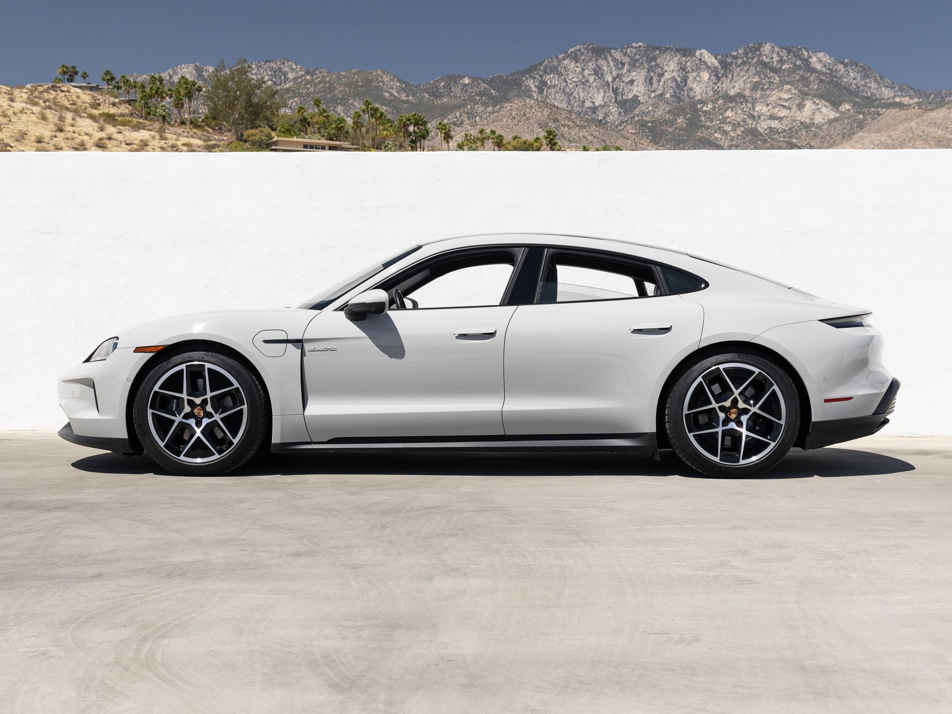 2025 Porsche Taycan 4