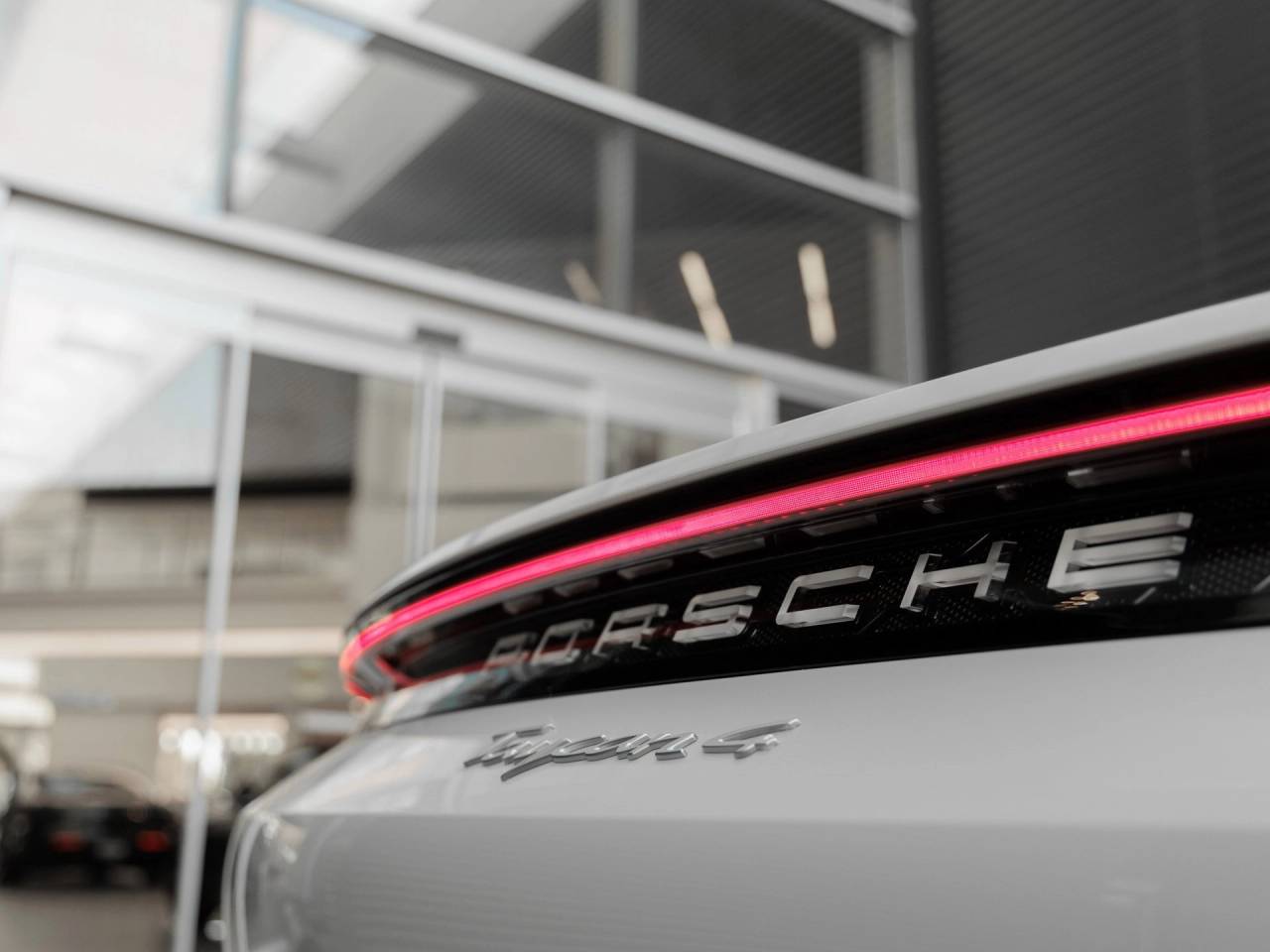 2025 Porsche Taycan 4