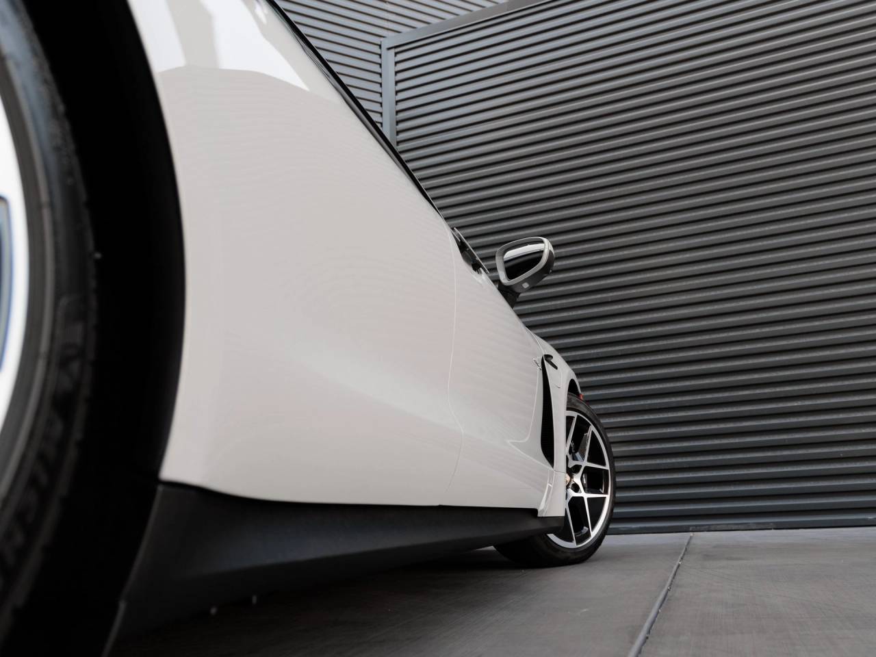 2025 Porsche Taycan 4