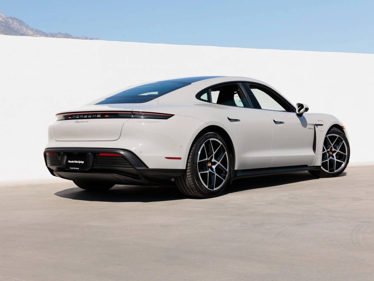 2025 Porsche Taycan 4