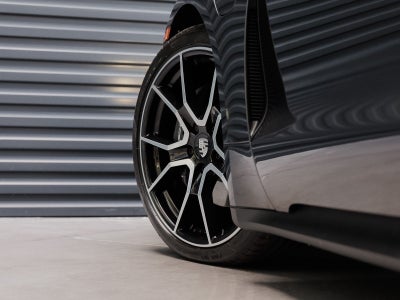 2025 Porsche Taycan Taycan