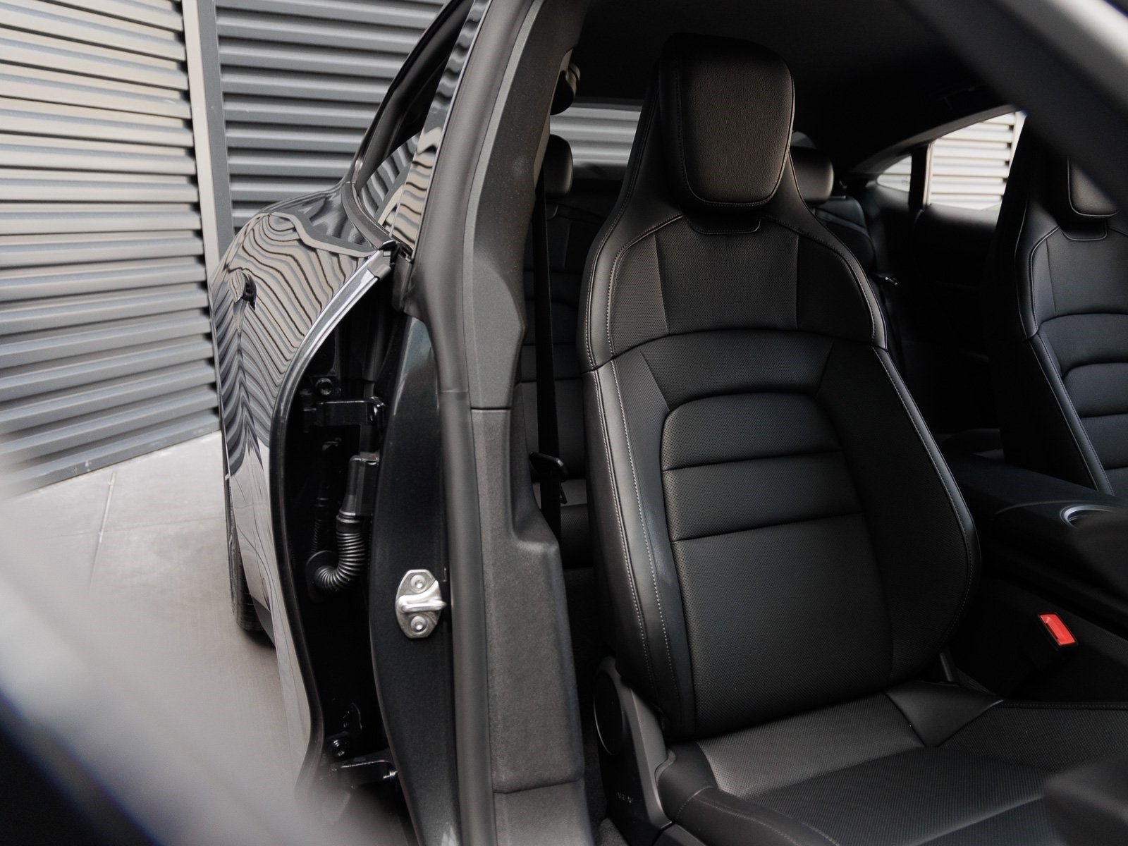 2025 Porsche Taycan Taycan