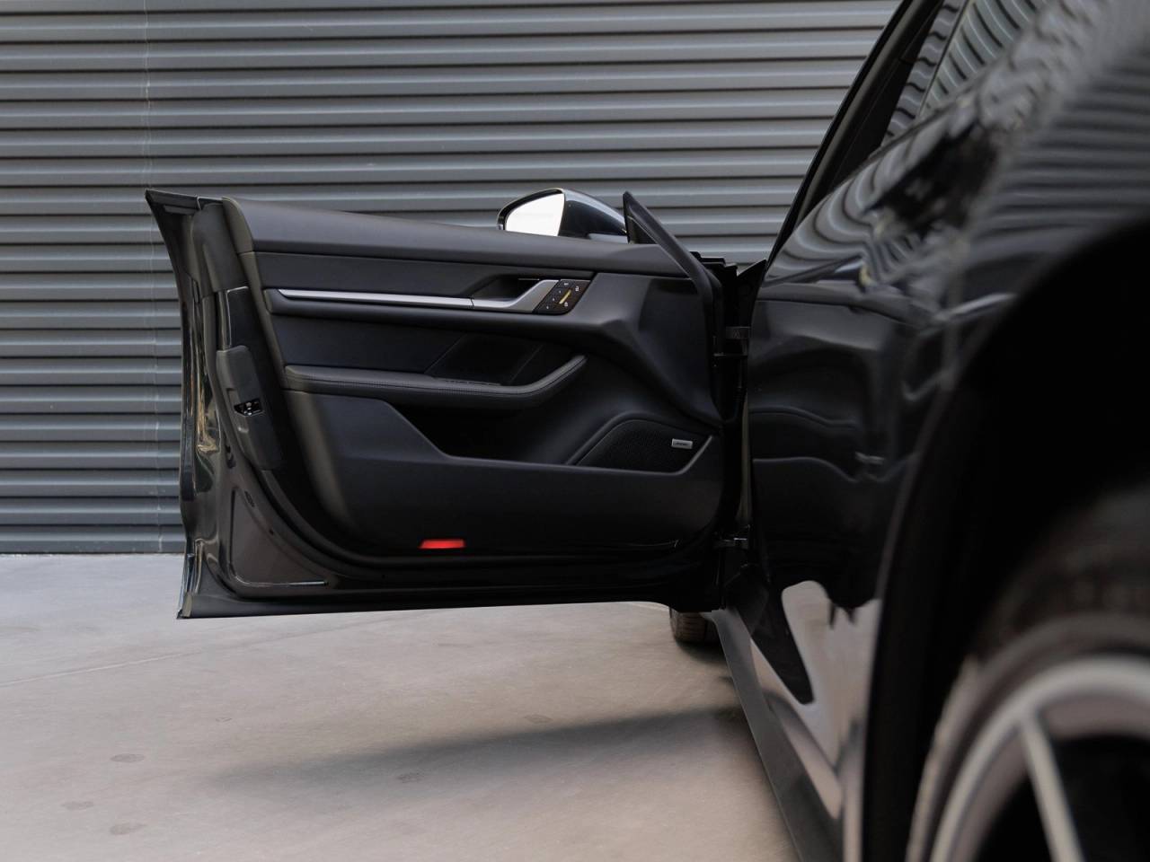 2025 Porsche Taycan Taycan