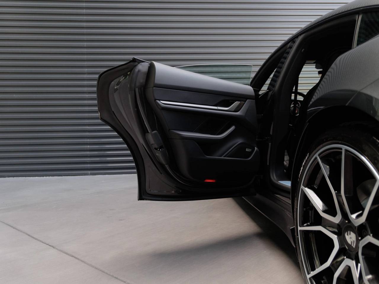 2025 Porsche Taycan Taycan