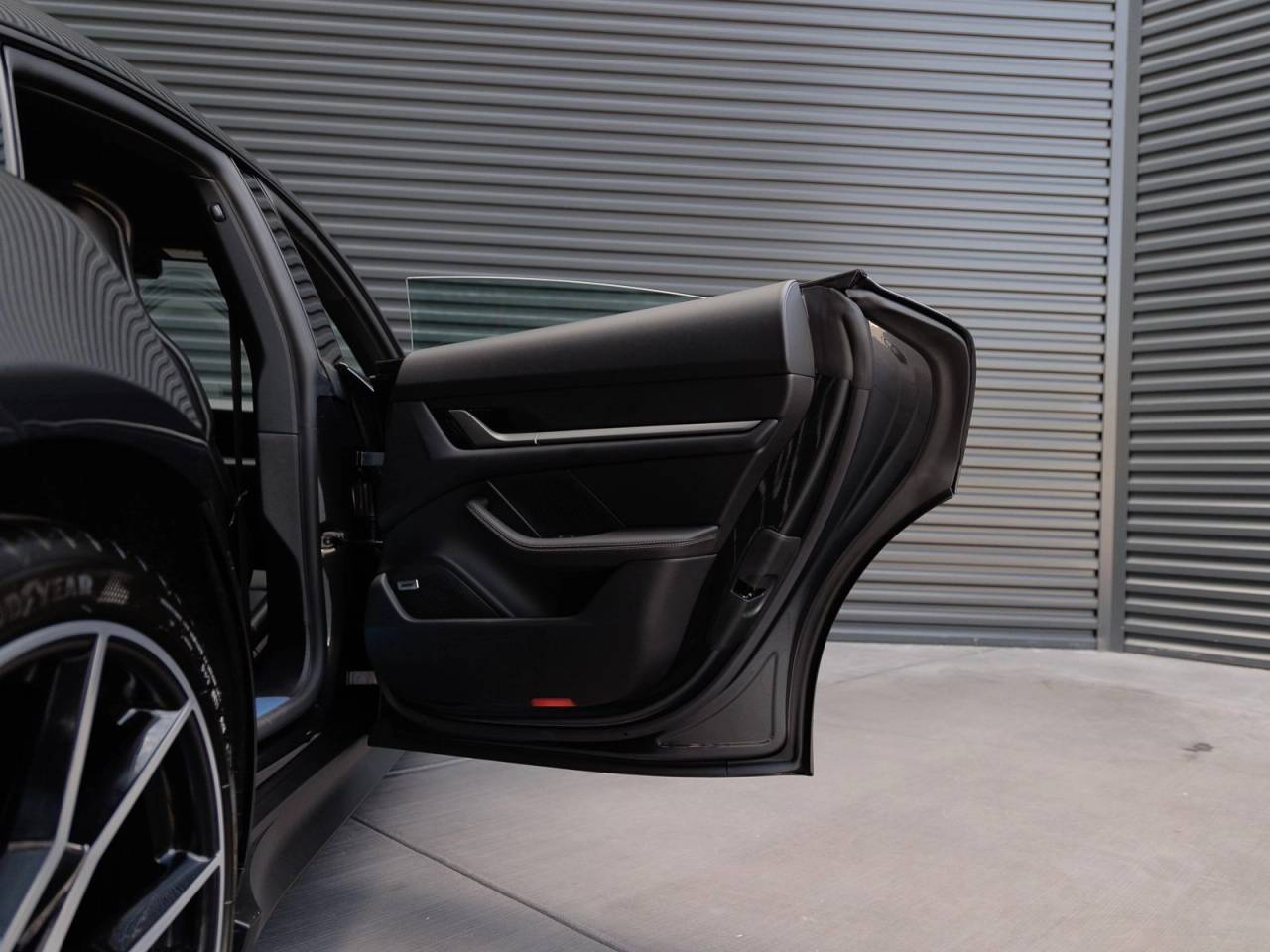 2025 Porsche Taycan Taycan