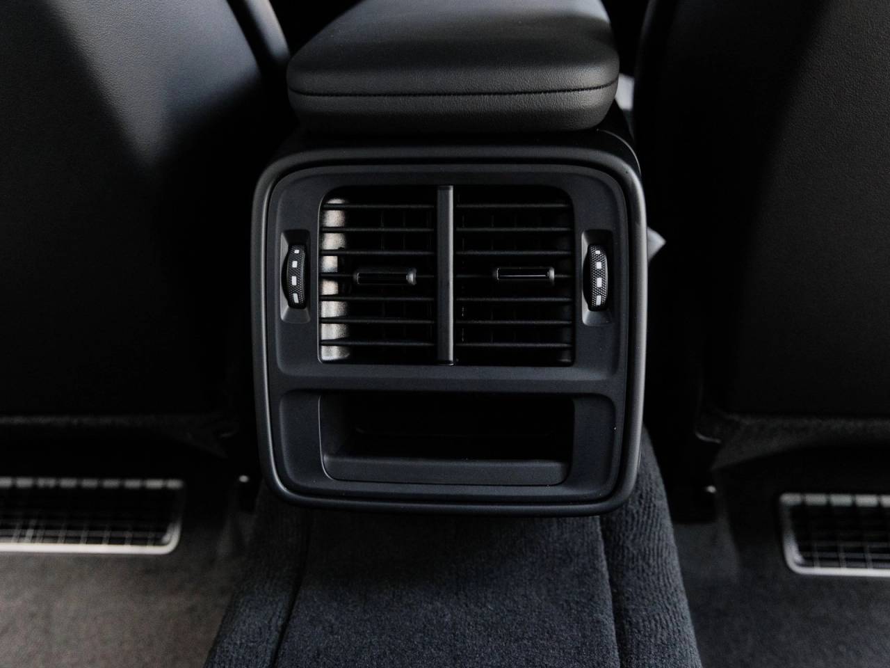 2025 Porsche Taycan Taycan