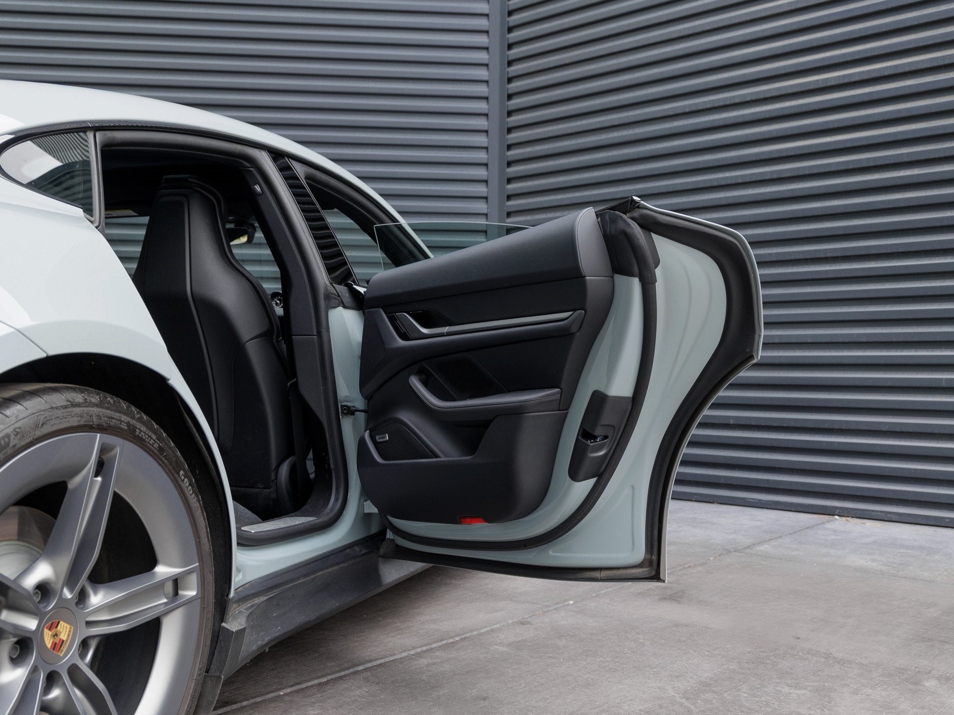 2025 Porsche Taycan Taycan