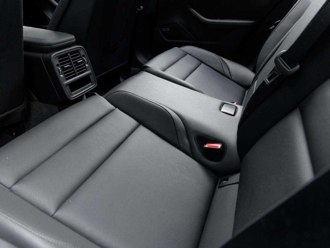 2025 Porsche Taycan Taycan