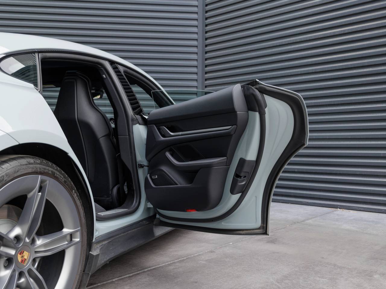 2025 Porsche Taycan Taycan