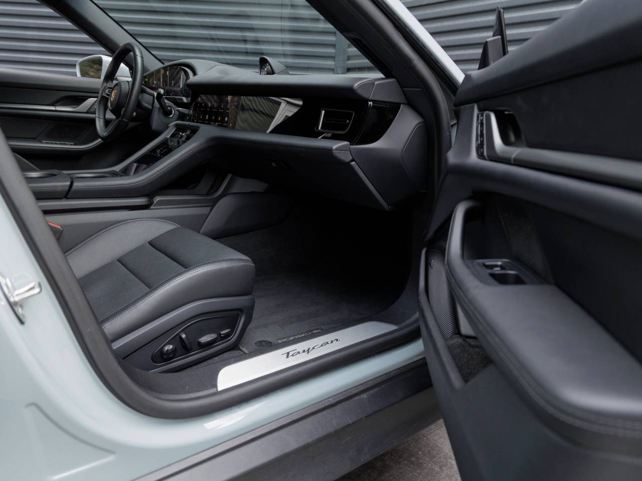 2025 Porsche Taycan Taycan