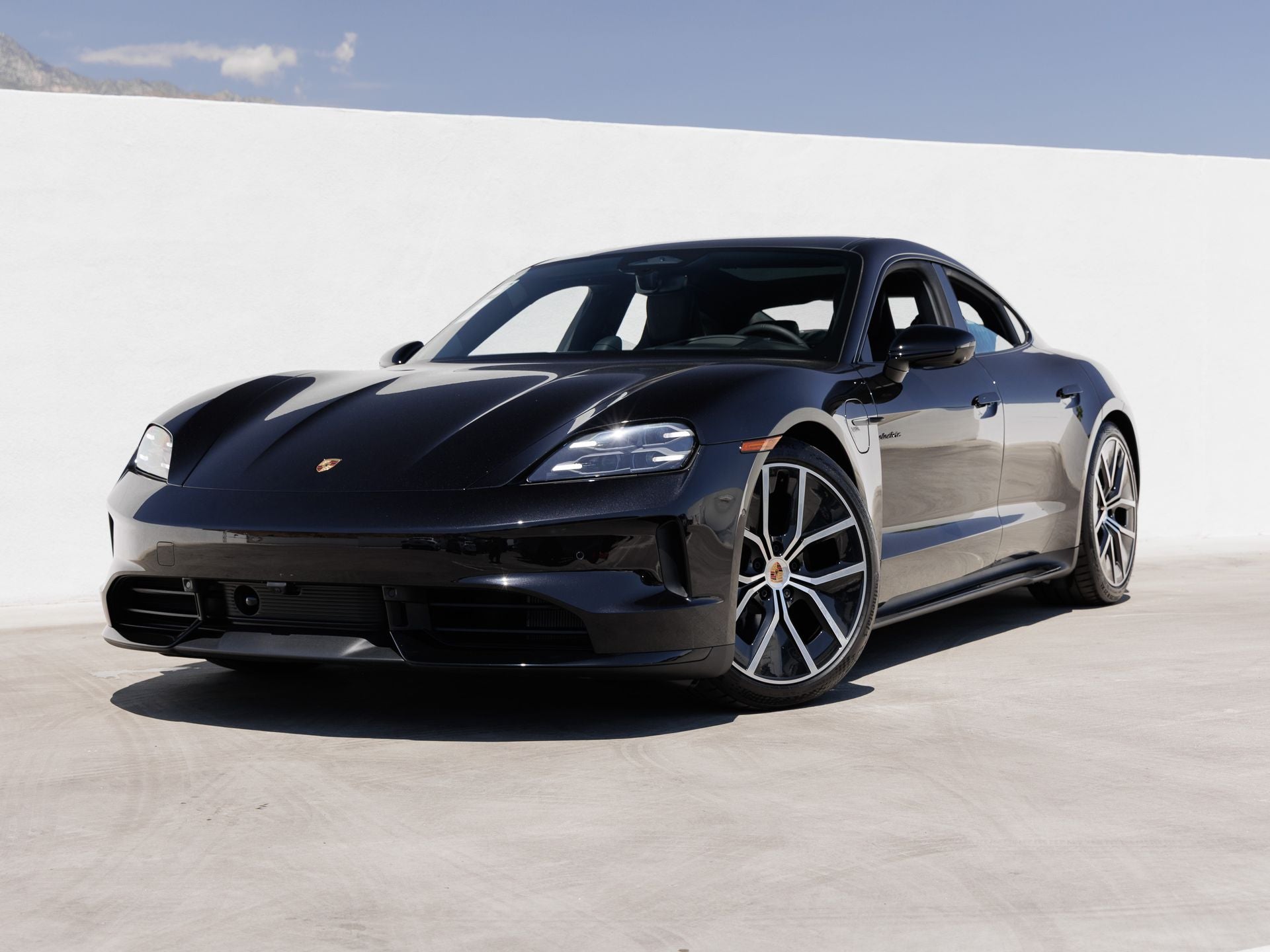 2026 Porsche Taycan 4 Black Edition