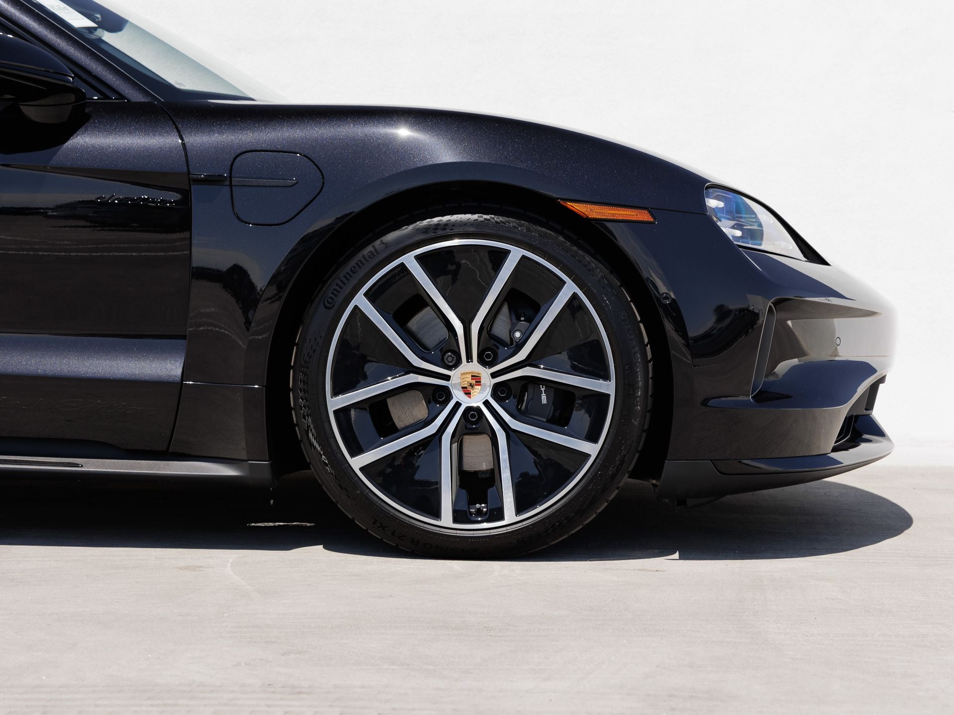 2026 Porsche Taycan 4 Black Edition
