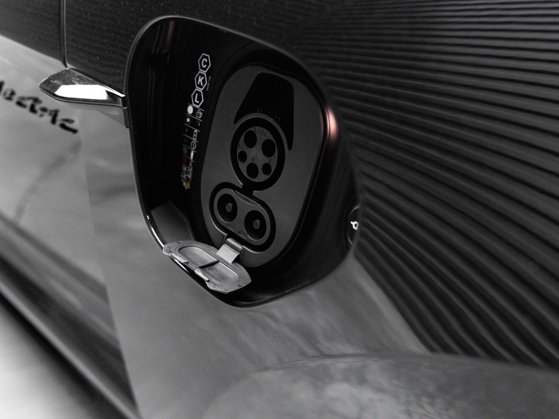 2026 Porsche Taycan 4 Black Edition
