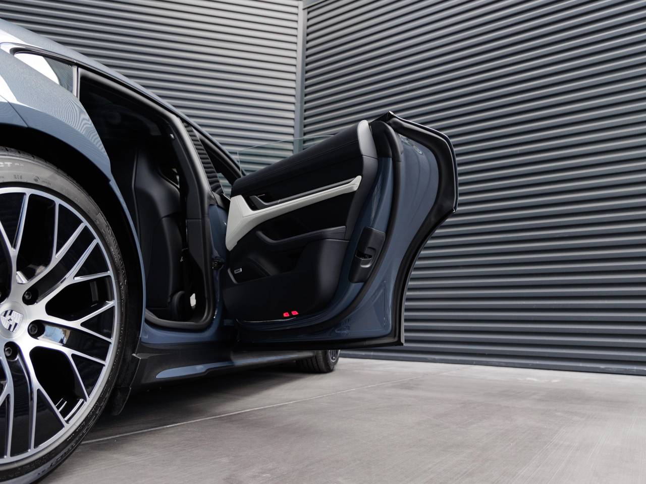 2026 Porsche Taycan 4