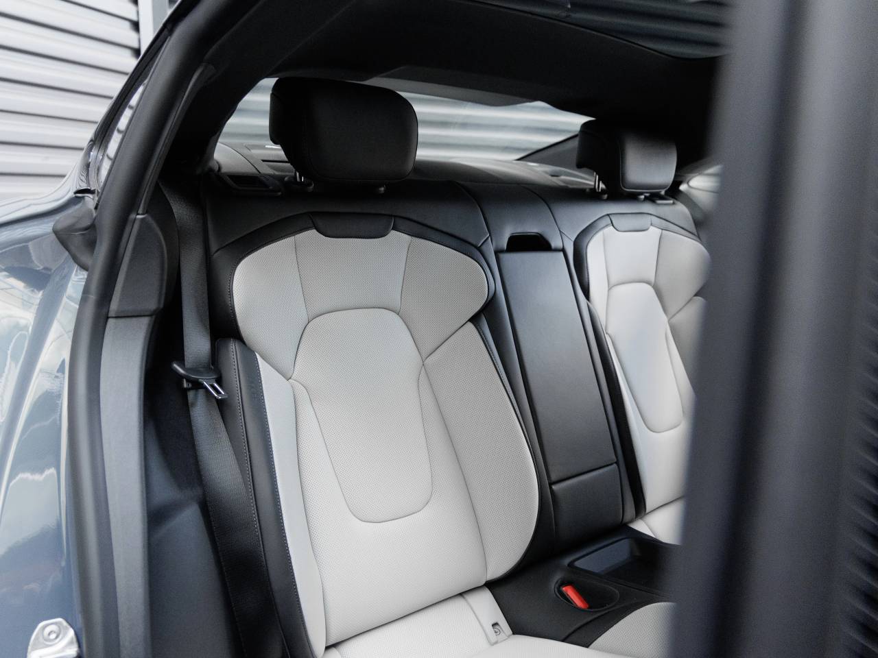 2026 Porsche Taycan 4
