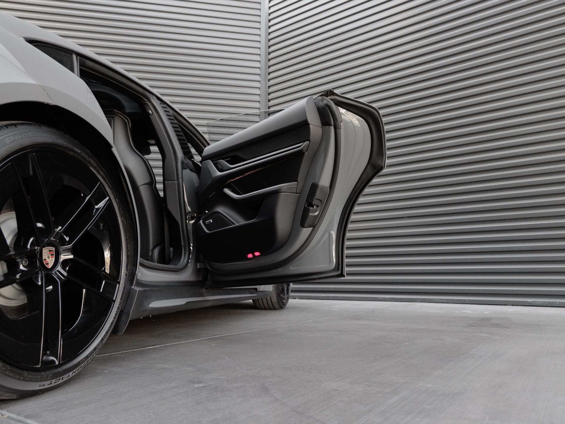 2025 Porsche Taycan Taycan 4