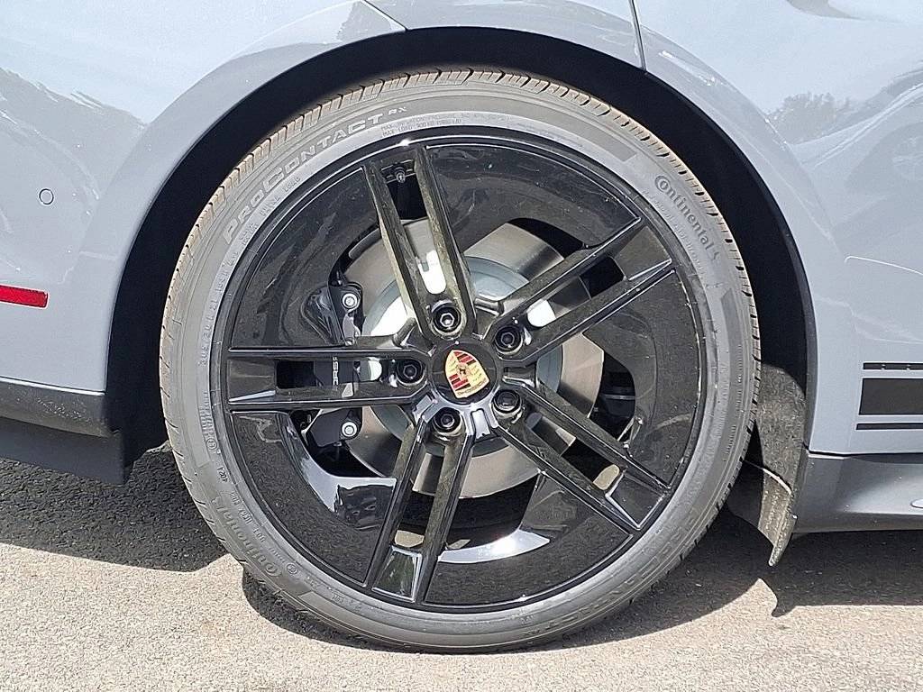 2025 Porsche Taycan 4