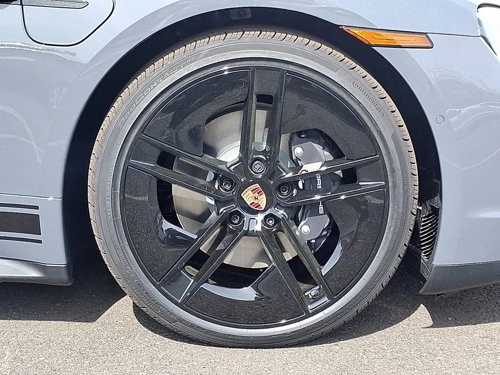 2025 Porsche Taycan 4